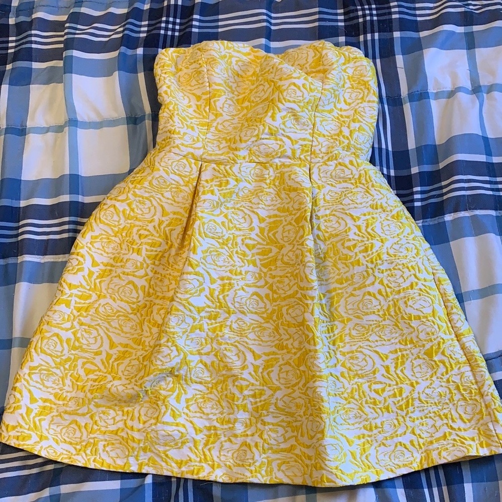 Yellow and white flower print formal mini strapless dress with pockets